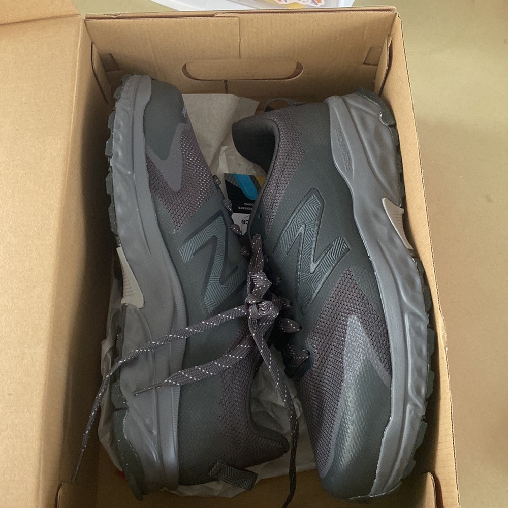 New in box new balance fresh foam trail running shoes men’s size 10.5 - Picture 9 of 10